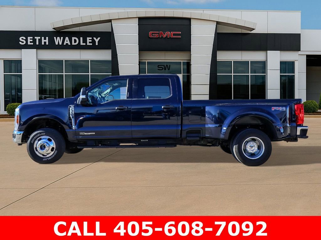 Used 2023 Ford F350 XLT AWD/4WD image 4