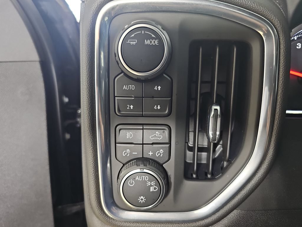 Certified 2022 Chevrolet Silverado 1500 RST AWD/4WD image 31