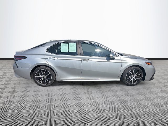 Used 2023 Toyota Camry SE FWD image 8