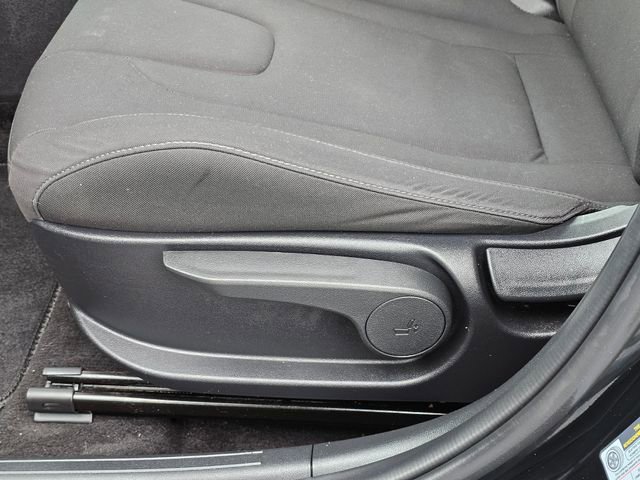 Used 2023 Hyundai Elantra Blue image 23