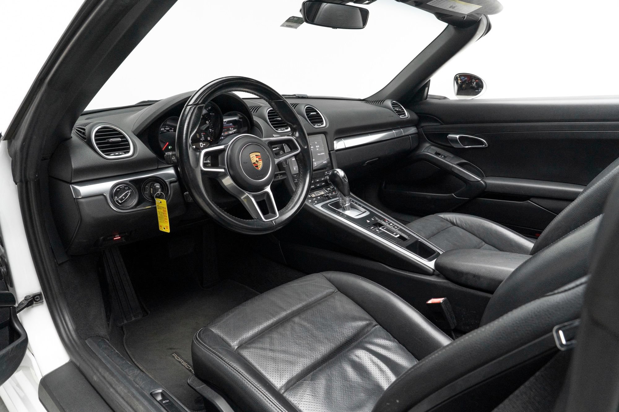 Used 2022 Porsche 718 Boxster RWD image 40