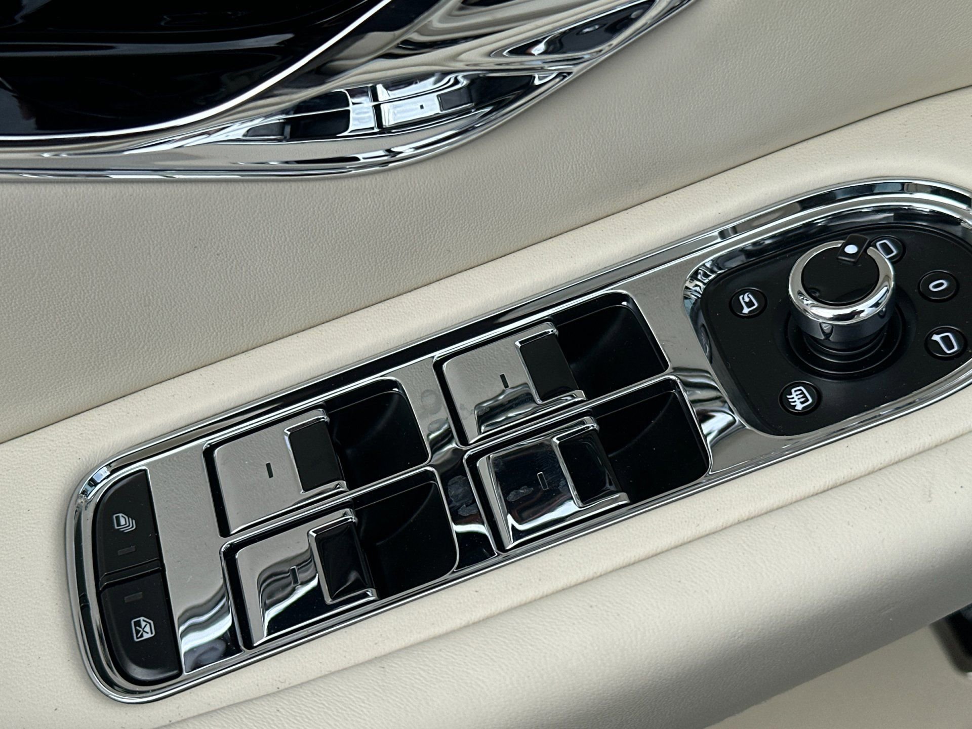 New 2026 Bentley Continental GTC AWD/4WD image 15