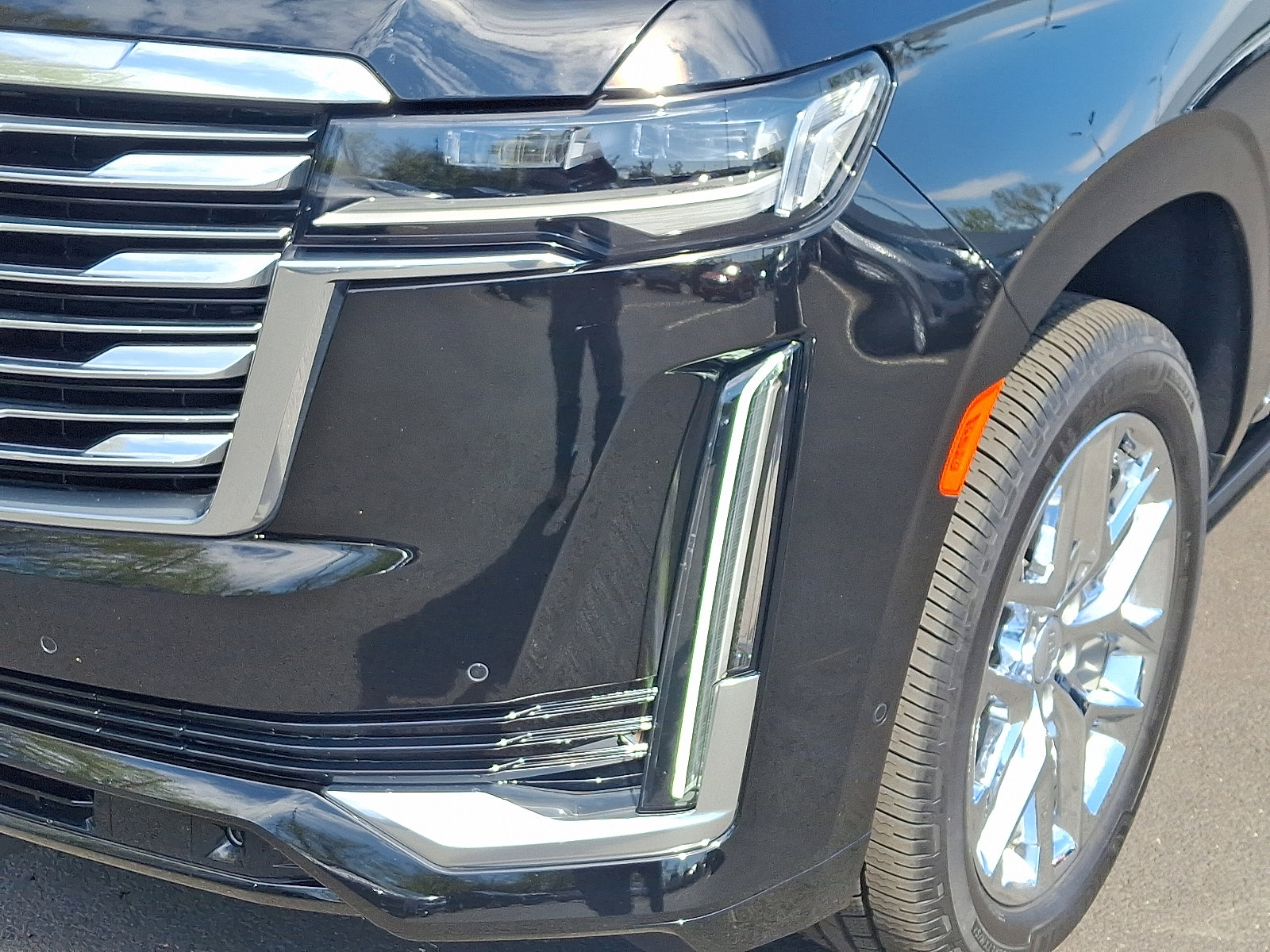 Certified 2024 Cadillac Escalade Premium Luxury Platinum image 11