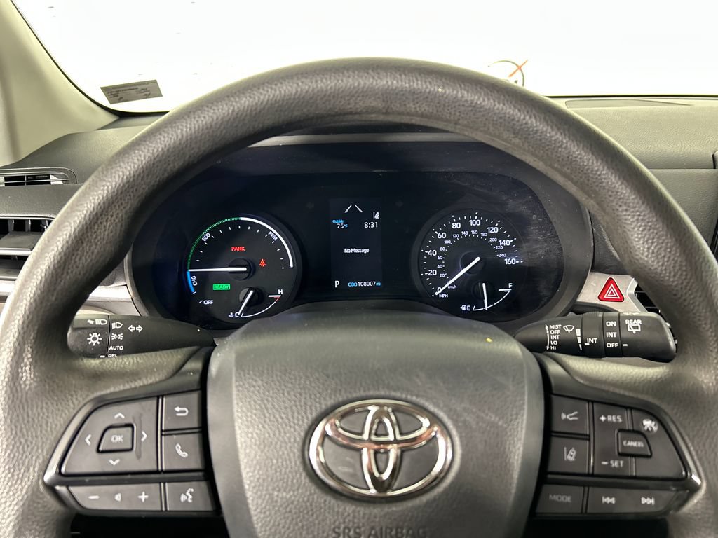 Used 2023 Toyota Sienna LE AWD/4WD image 13