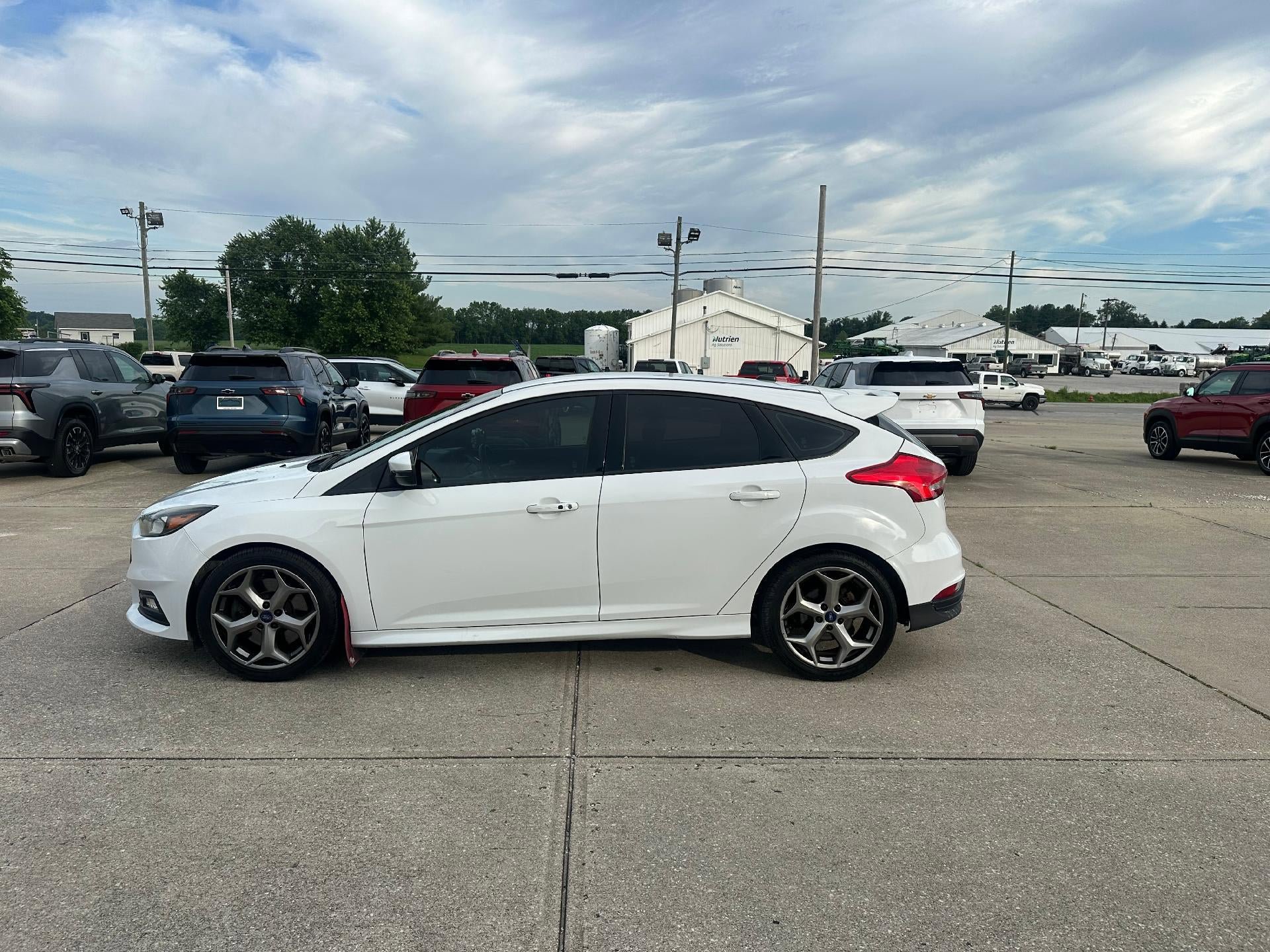 Used 2017 Ford Focus ST FWD image 3