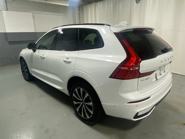 Used 2025 Volvo XC60 B5 Plus AWD/4WD image 2