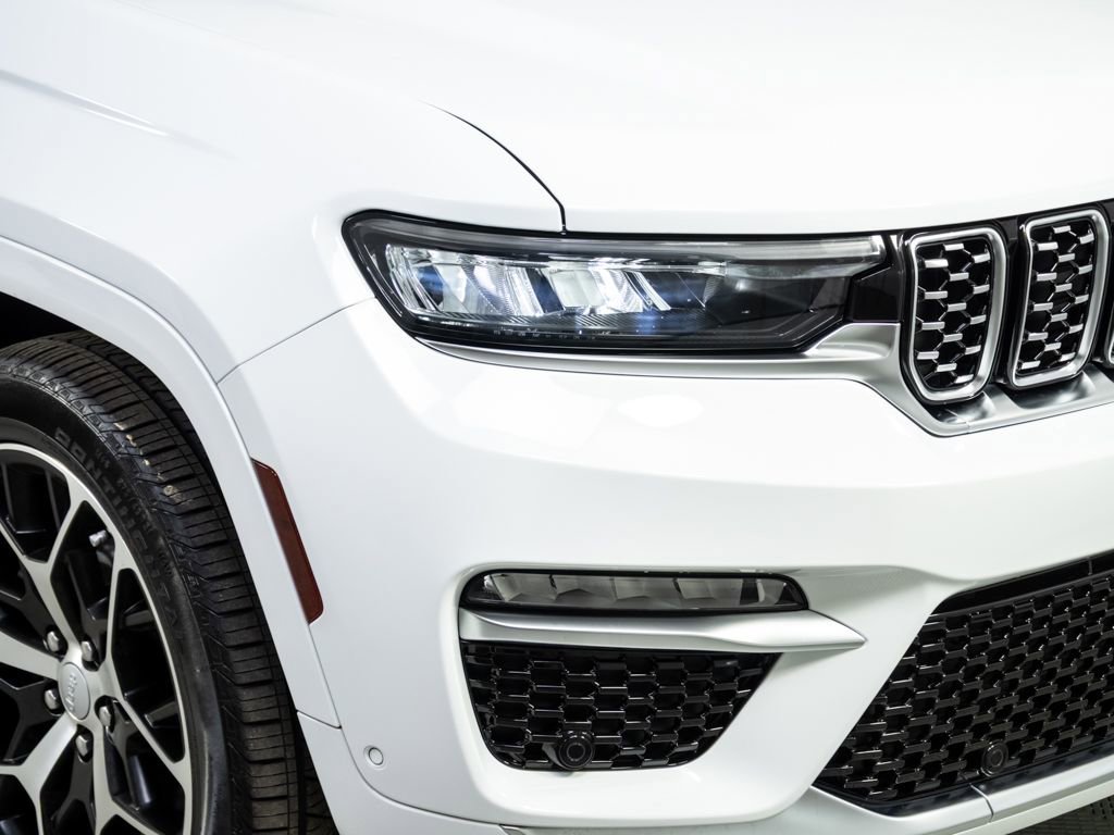 Used 2025 Jeep Grand Cherokee Summit image 37
