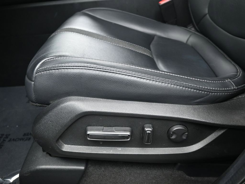 Used 2023 Honda Pilot Touring image 12