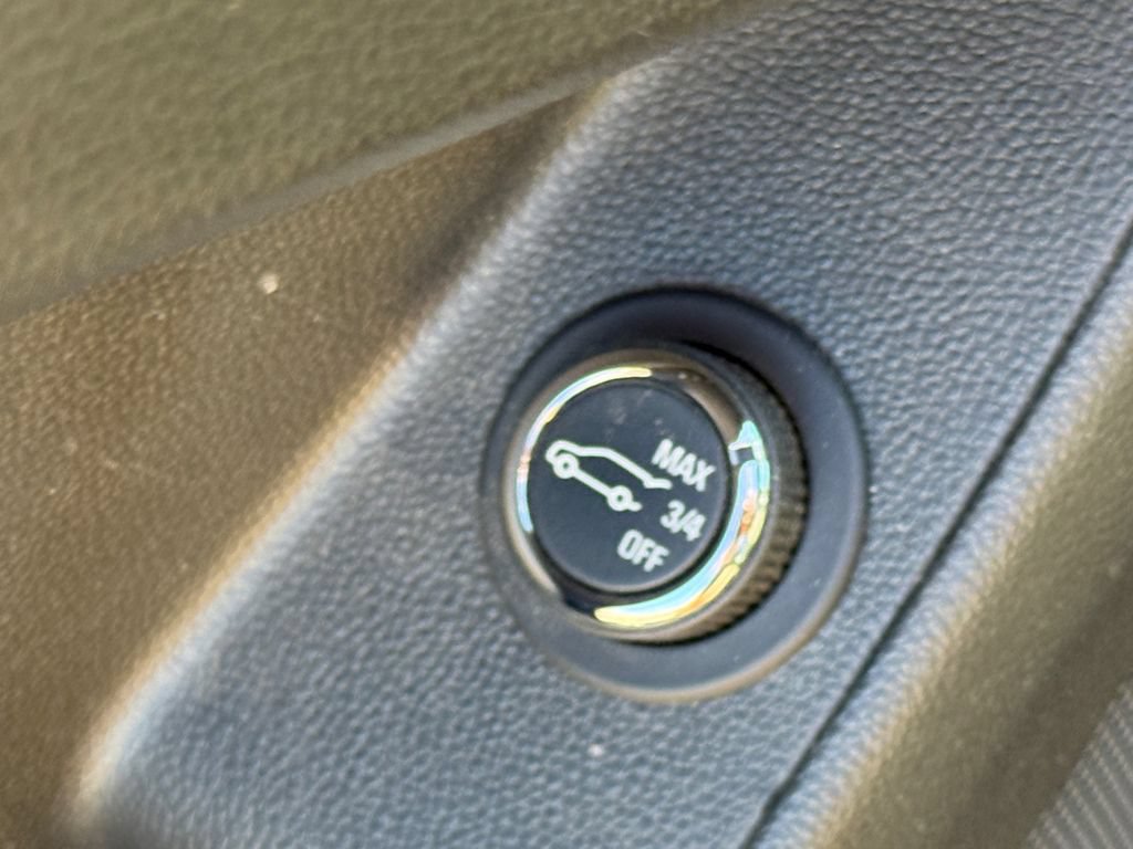 Used 2024 Chevrolet Traverse LT AWD/4WD image 46