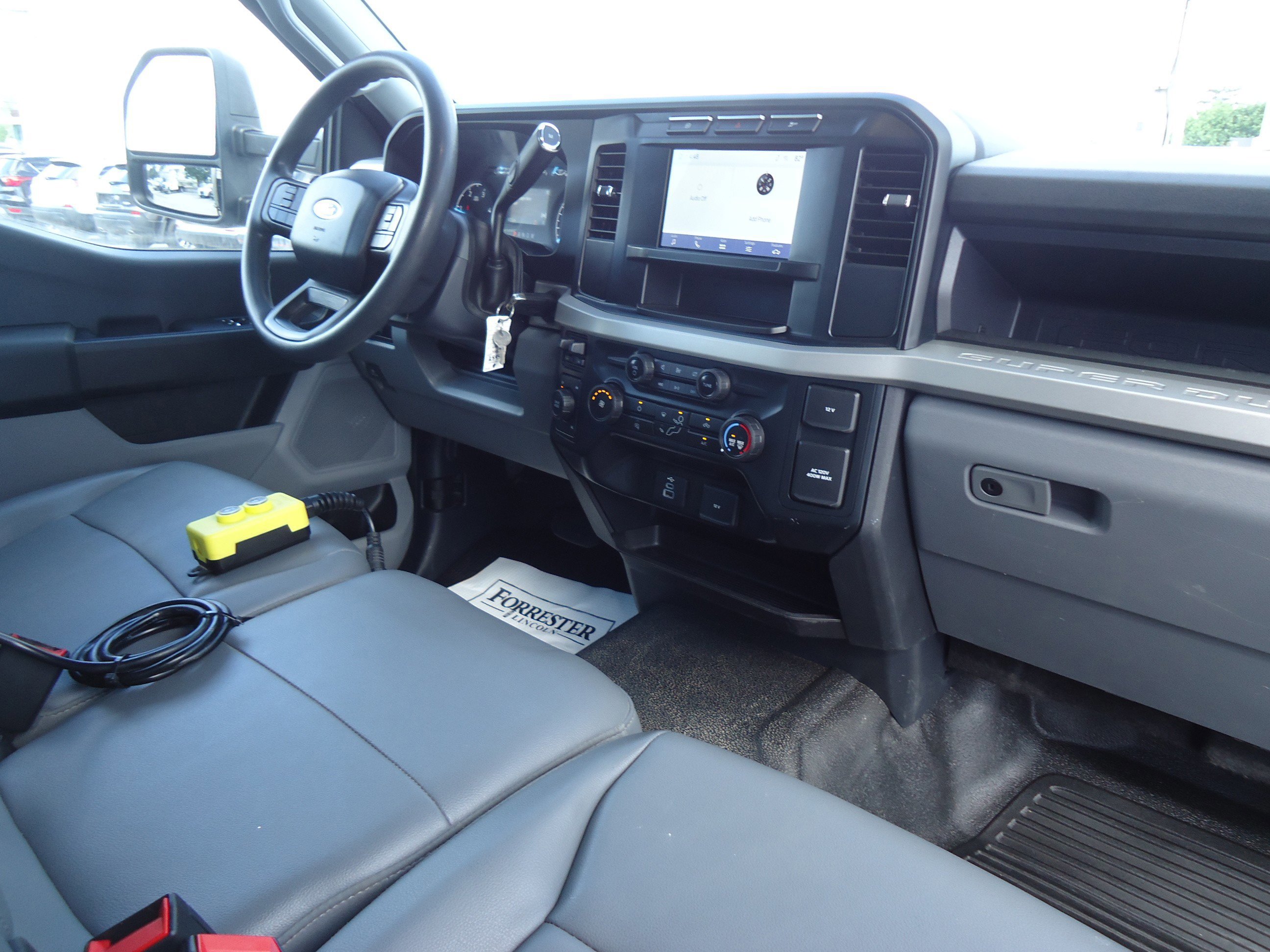 Used 2023 Ford F550 4x4 Regular Cab Super Duty image 28