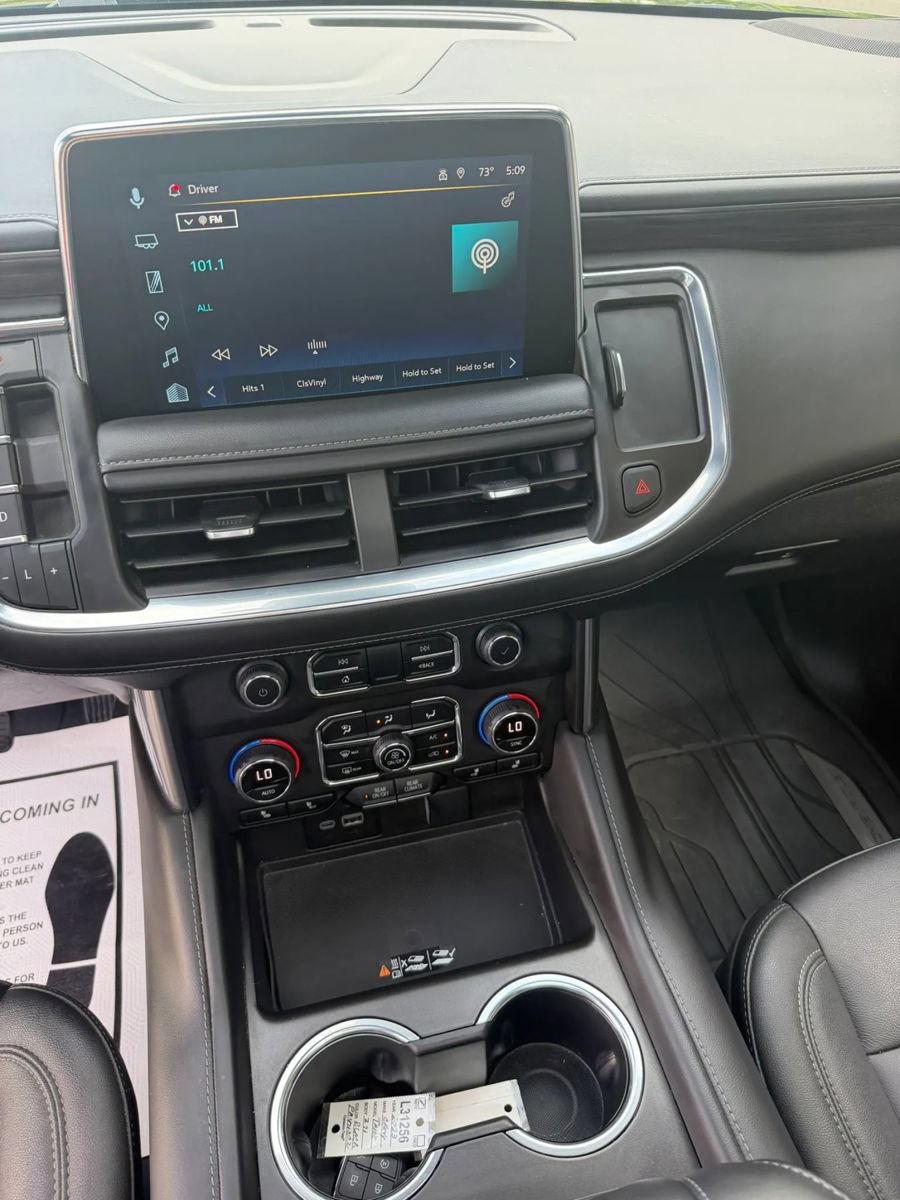 Used 2023 Chevrolet Tahoe Z71 w/ Luxury Package AWD/4WD image 19