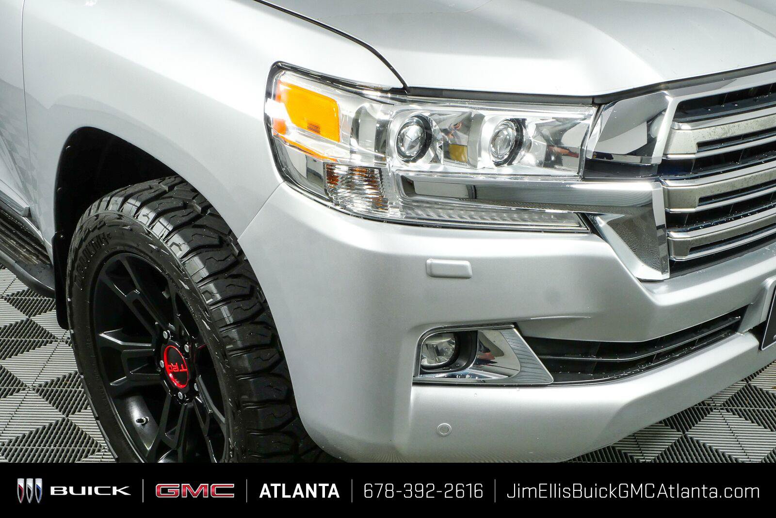 Used 2017 Toyota Land Cruiser AWD/4WD image 39
