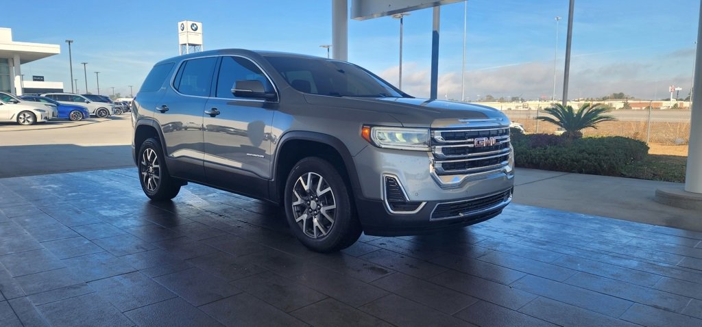 Used 2023 GMC Acadia SLE image 4