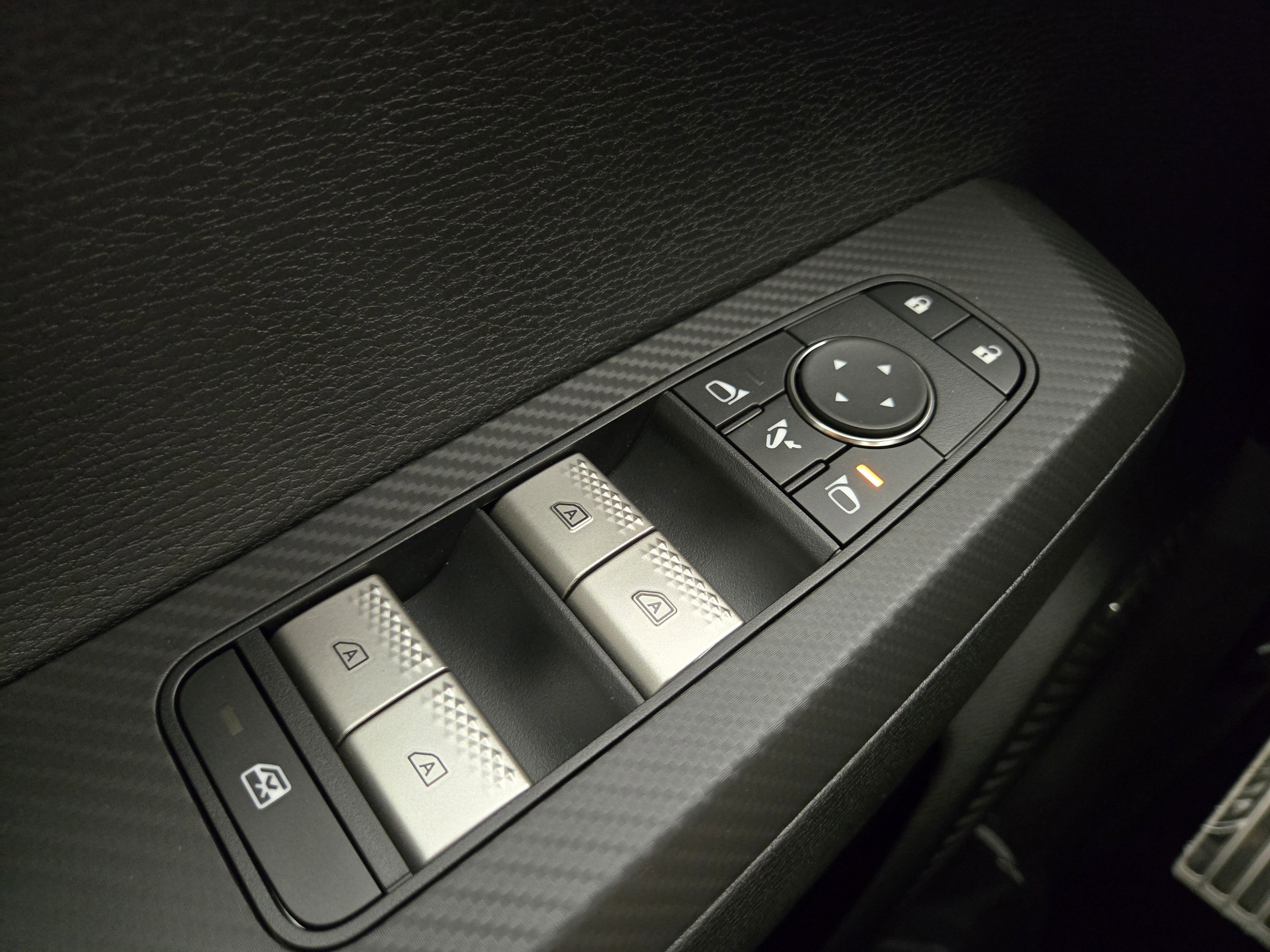 New 2025 Mitsubishi Outlander SEL image 30