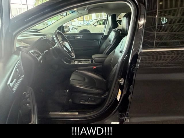 Used 2022 Ford Edge Titanium w/ Equipment Group 301A AWD/4WD image 18