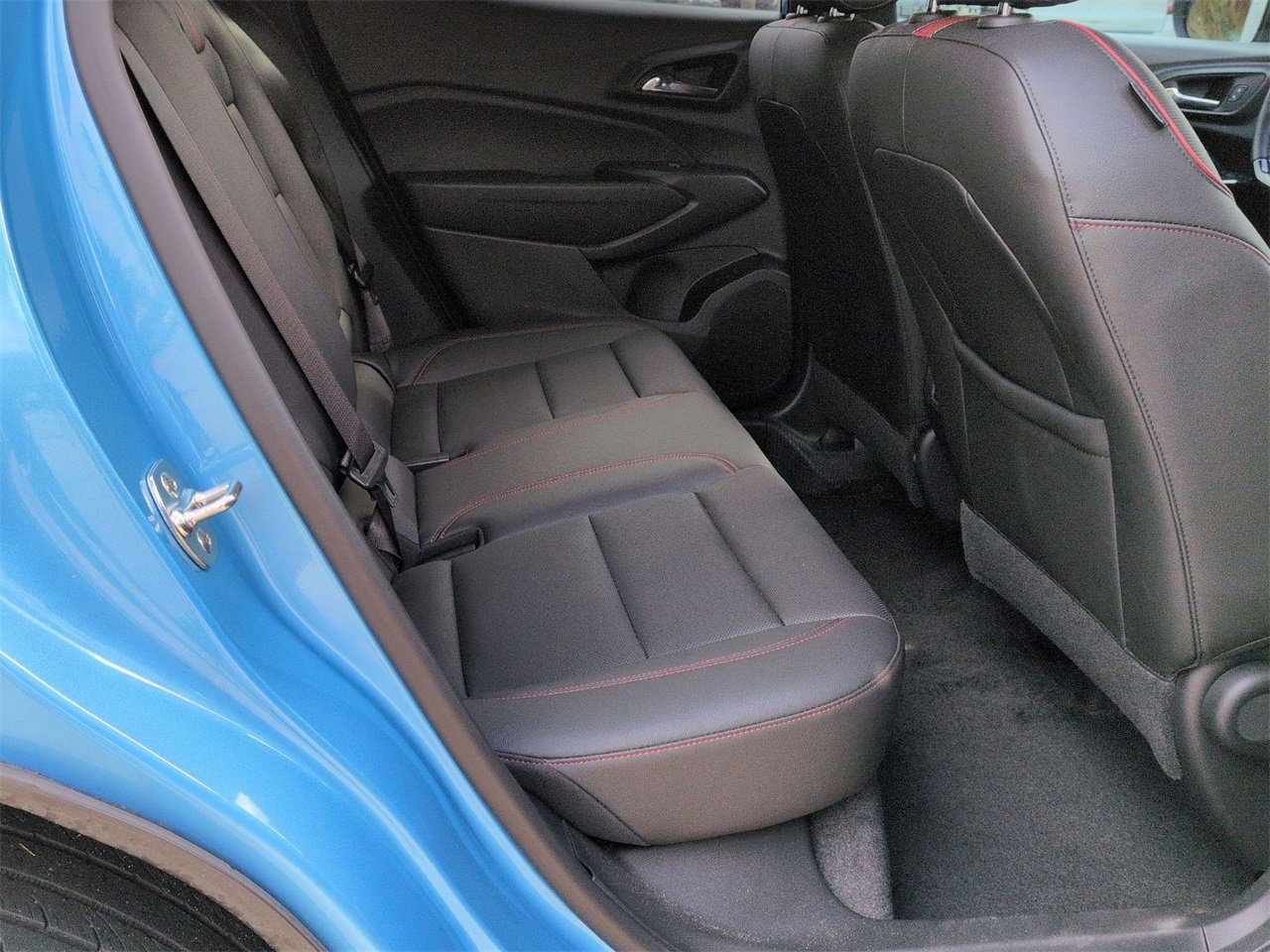 Used 2025 Chevrolet Trax RS w/ Driver Confidence Package image 24