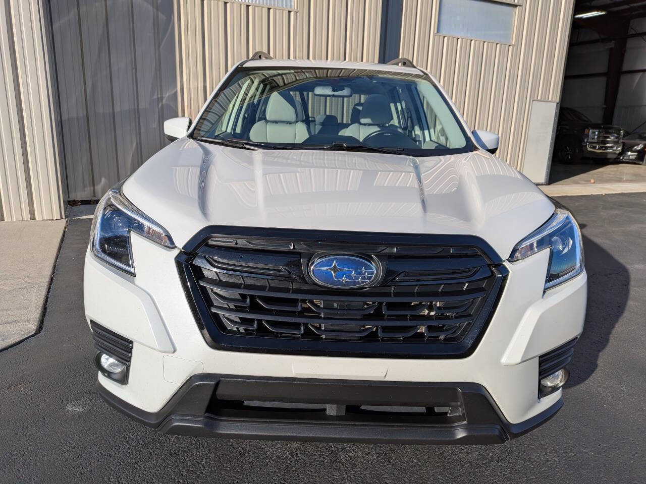 Used 2022 Subaru Forester Premium image 3