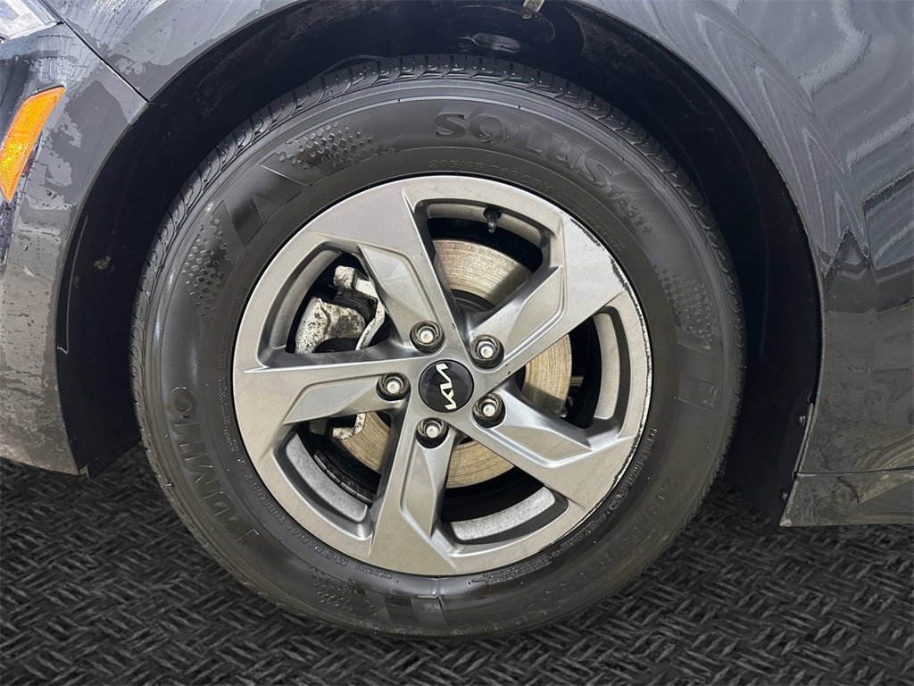 Used 2023 Kia K5 LXS image 11