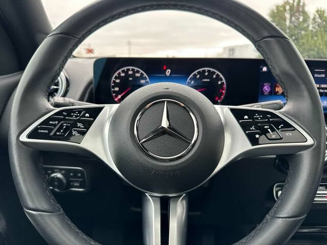 Used 2026 Mercedes-Benz GLB 250 4MATIC image 26
