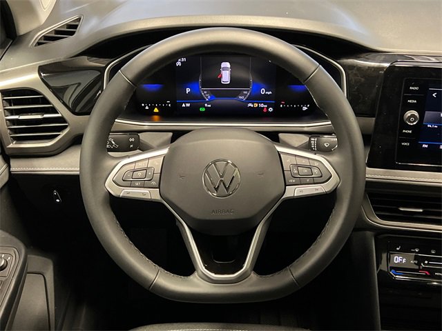 New 2026 Volkswagen Taos SE image 12