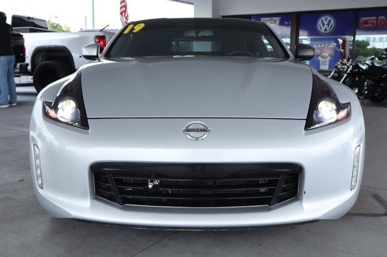 Used 2019 Nissan 370Z Coupe RWD image 11