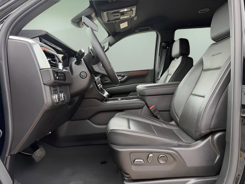 Used 2025 GMC Yukon Denali image 20