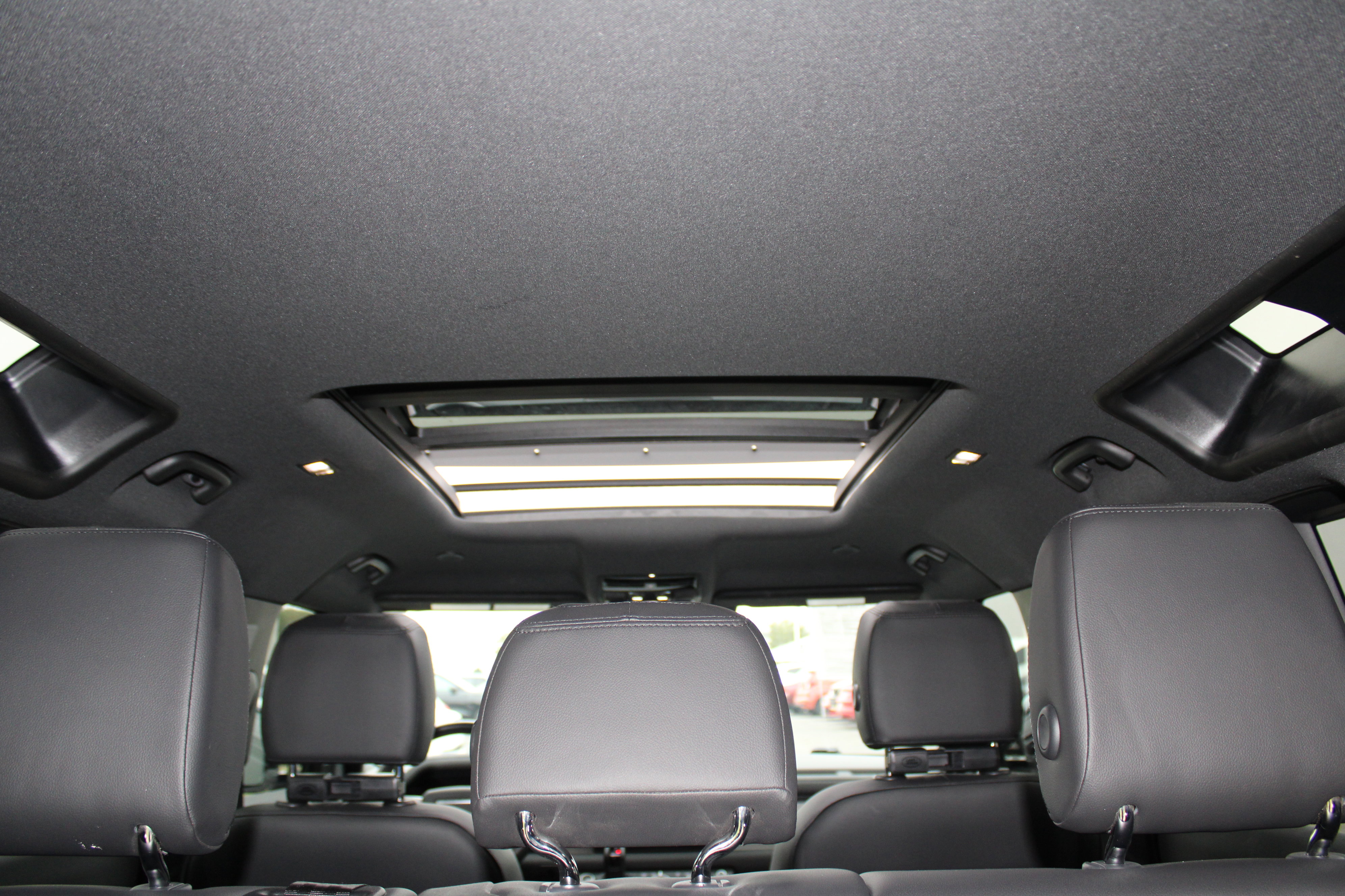 Used 2024 Land Rover Defender 110 S image 60