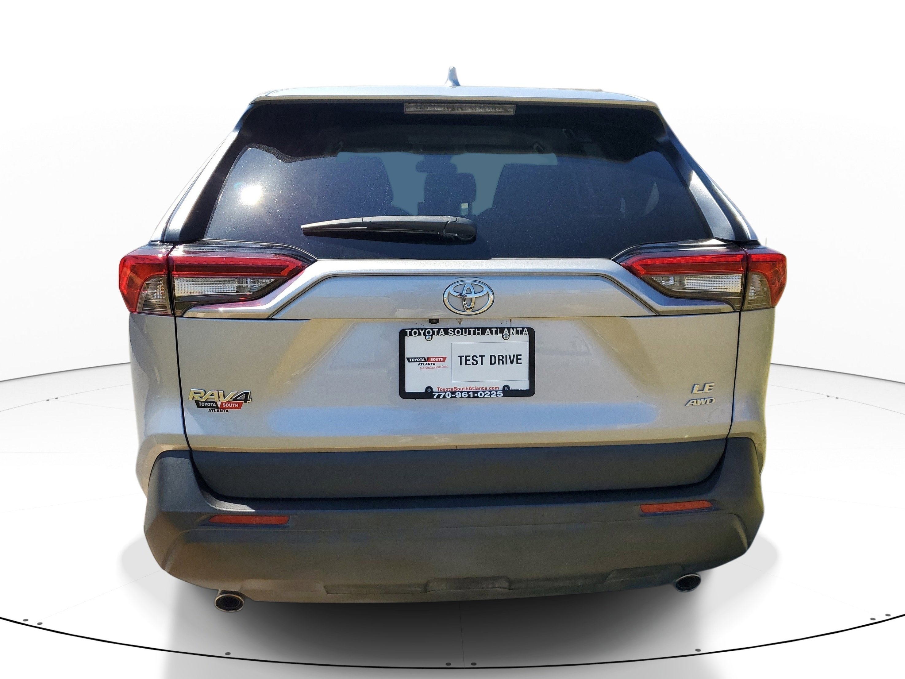 Used 2024 Toyota RAV4 LE AWD/4WD image 5