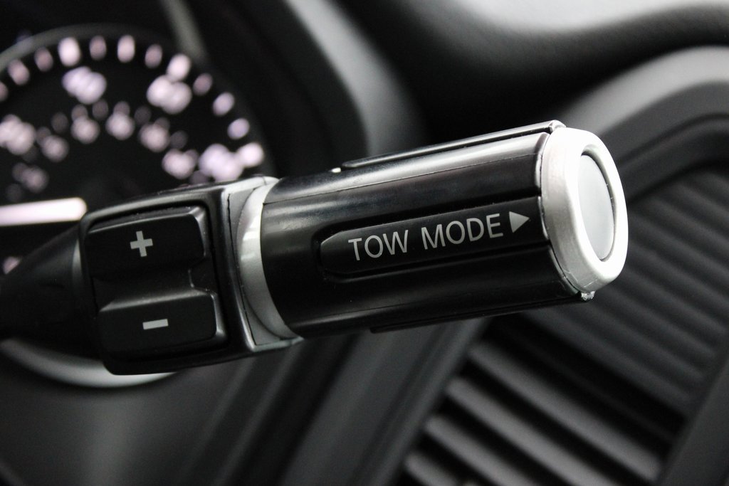 Certified 2024 Nissan Titan SV w/ SV Convenience Package image 34