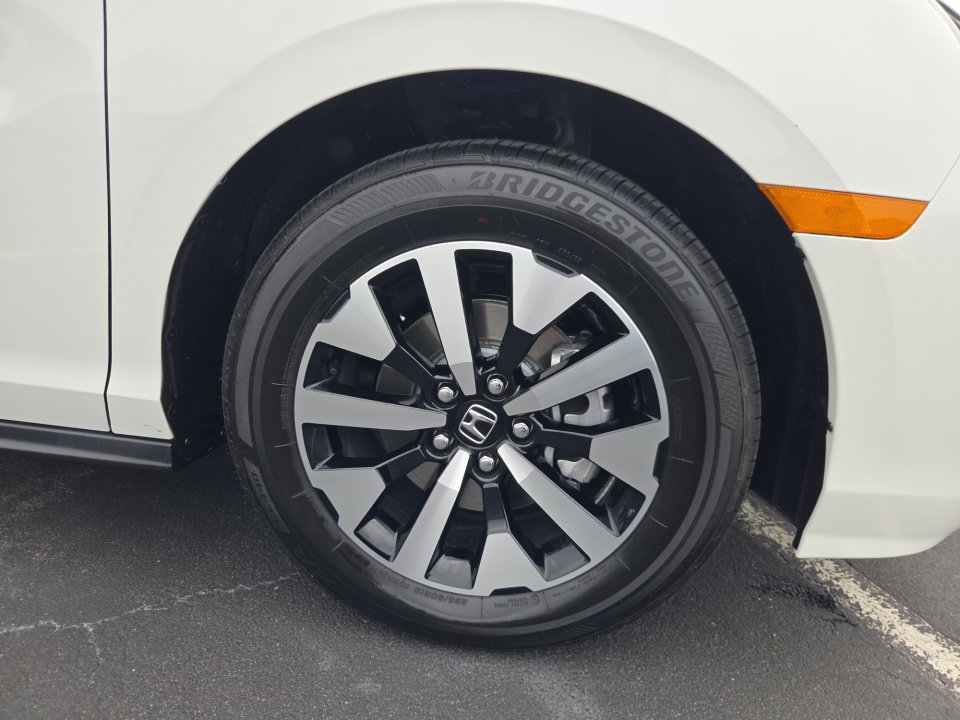 Certified 2026 Honda Odyssey EX-L image 25