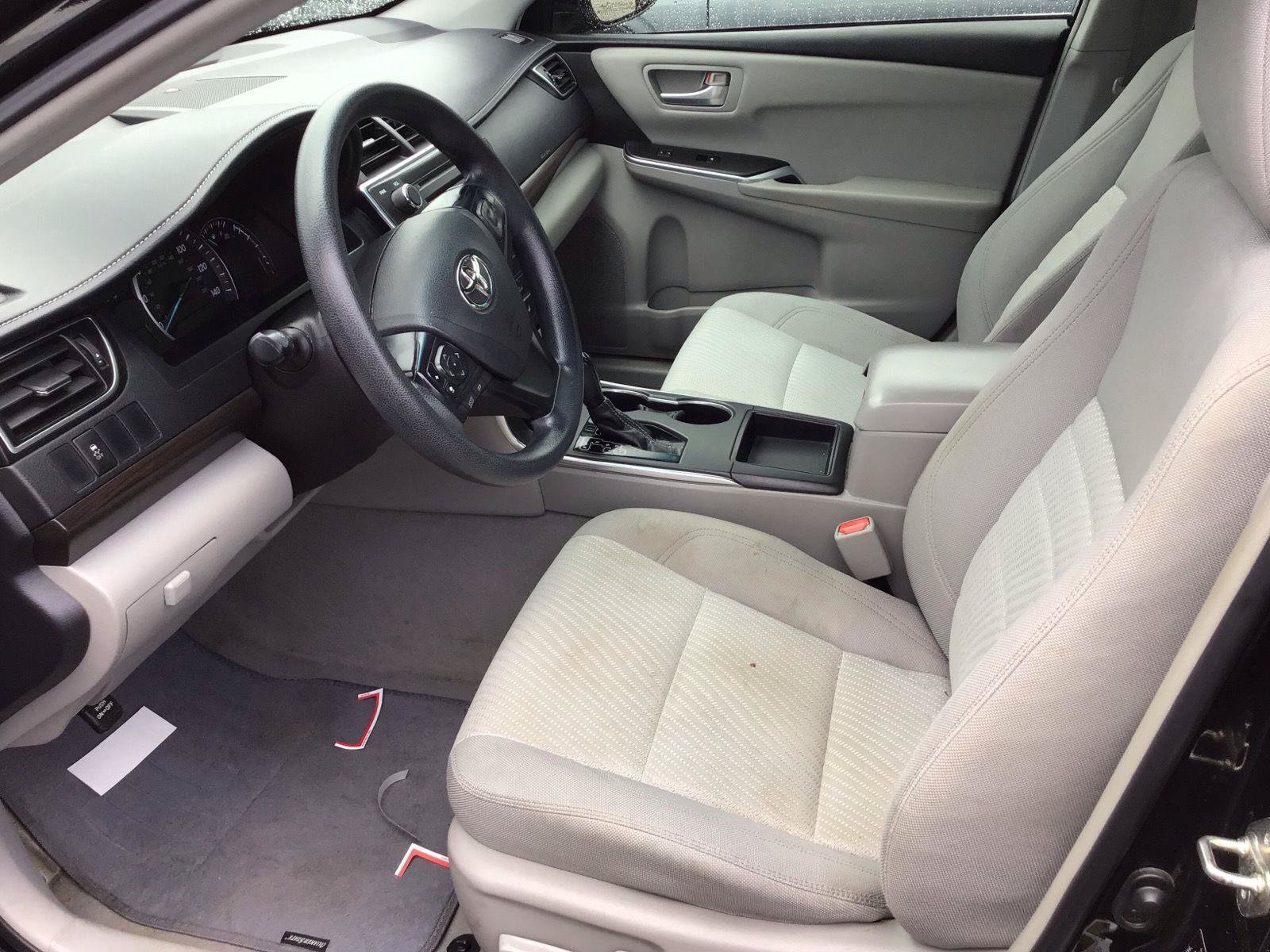 Used 2015 Toyota Camry LE FWD image 9