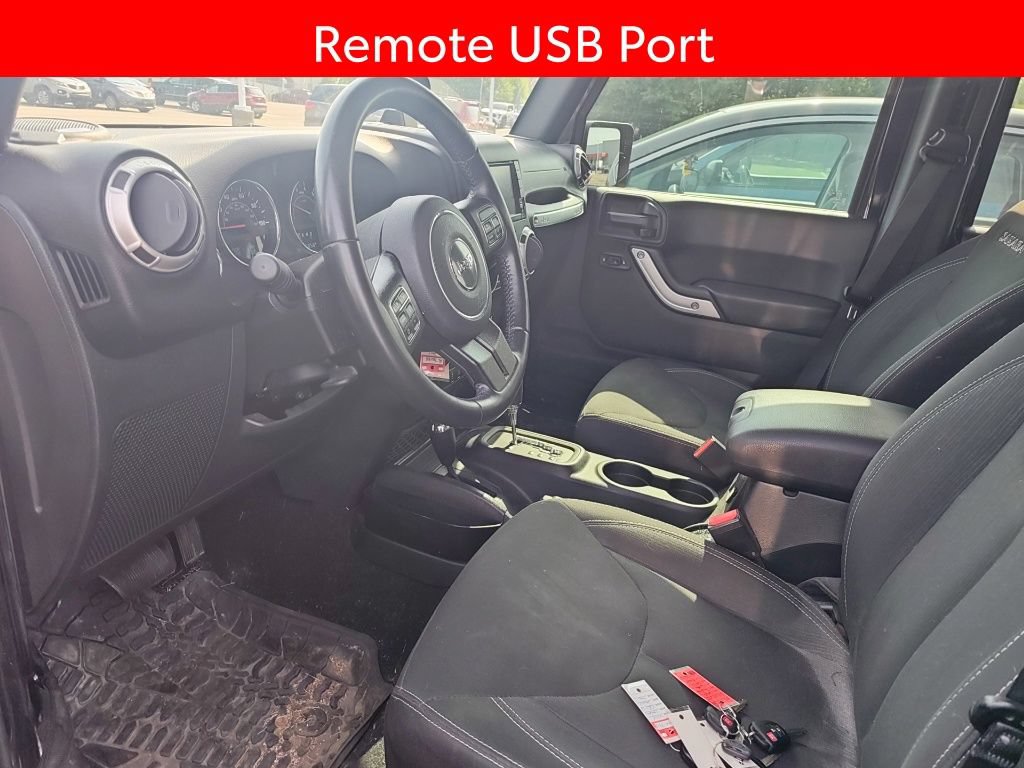 Used 2017 Jeep Wrangler Unlimited Sahara w/ Connectivity Group AWD/4WD image 7