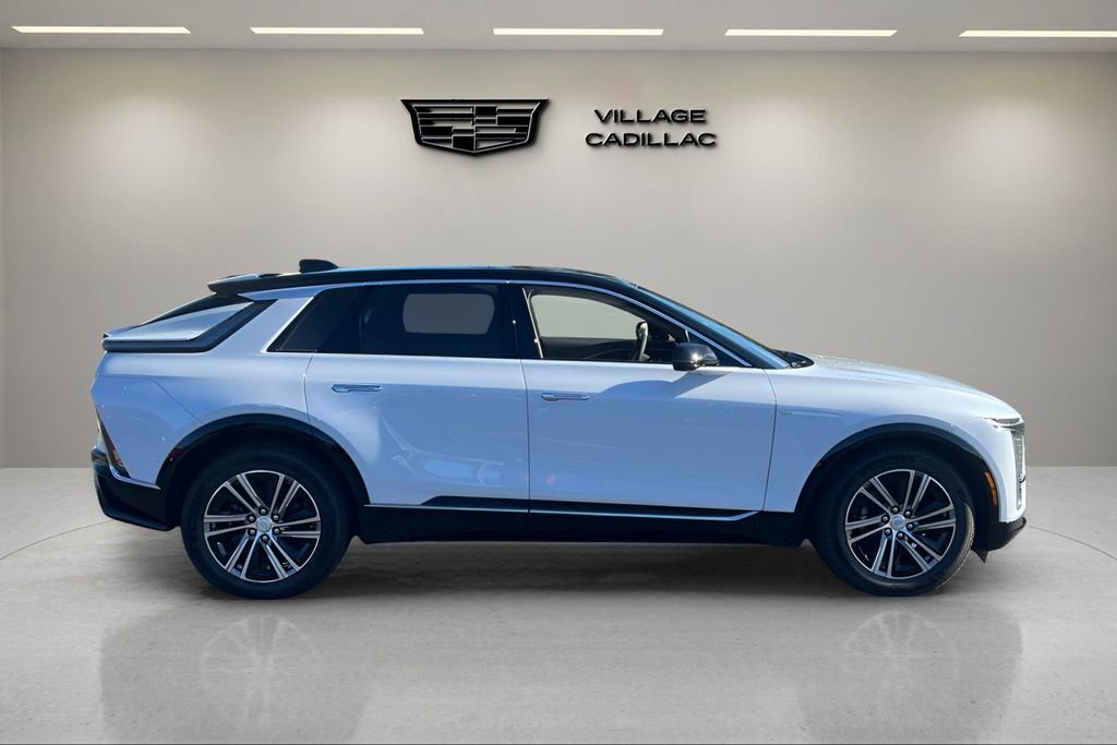 New 2026 Cadillac Lyriq Luxury RWD image 6