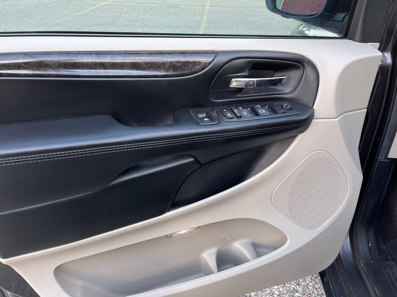 Used 2017 Dodge Grand Caravan SE w/ Power Window Group image 26