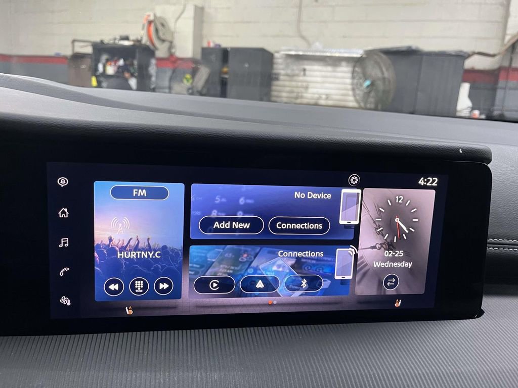 Certified 2025 Nissan Murano SV image 18