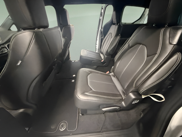 New 2027 Chrysler Pacifica Select FWD image 9