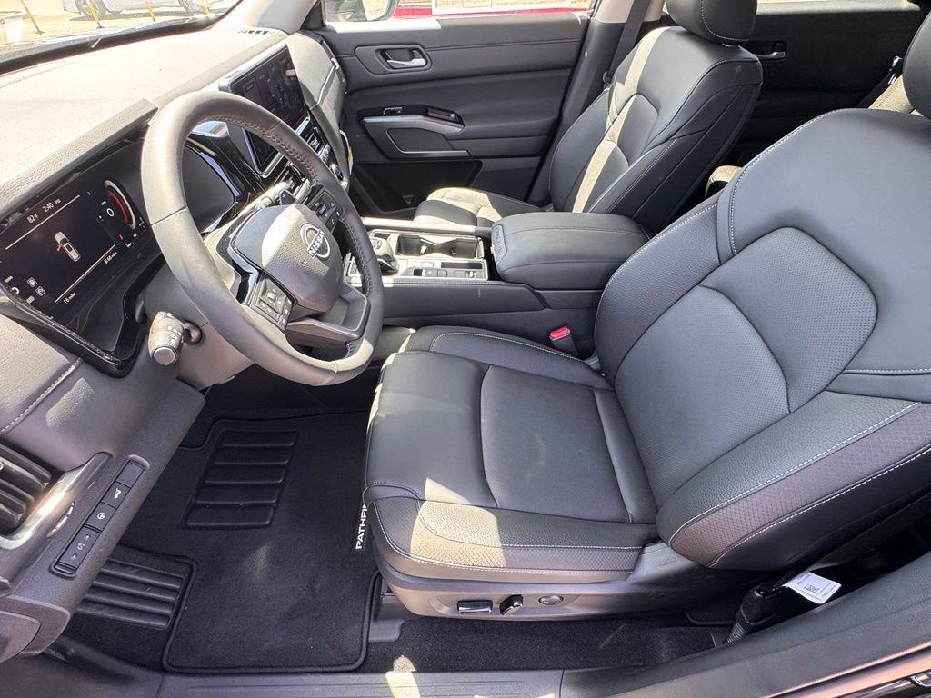 New 2026 Nissan Pathfinder SL FWD image 11