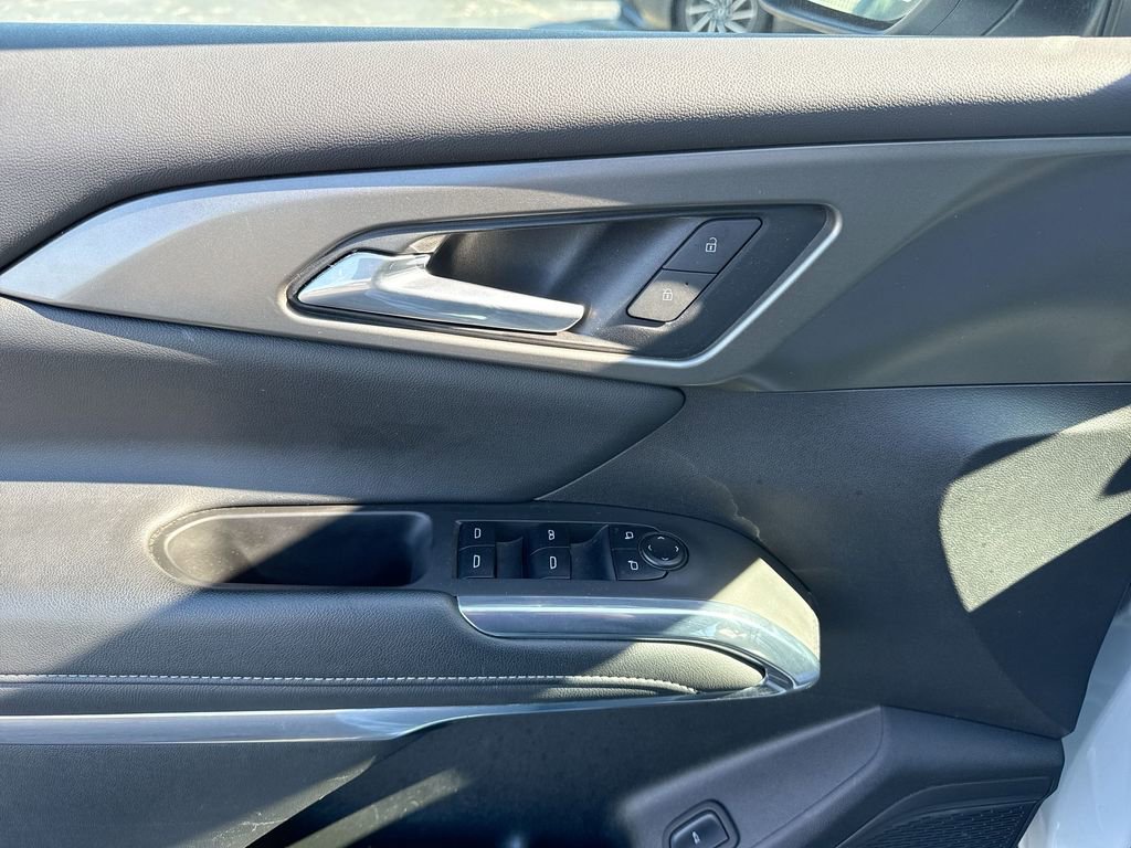 Used 2025 Chevrolet Traverse LT AWD/4WD image 23