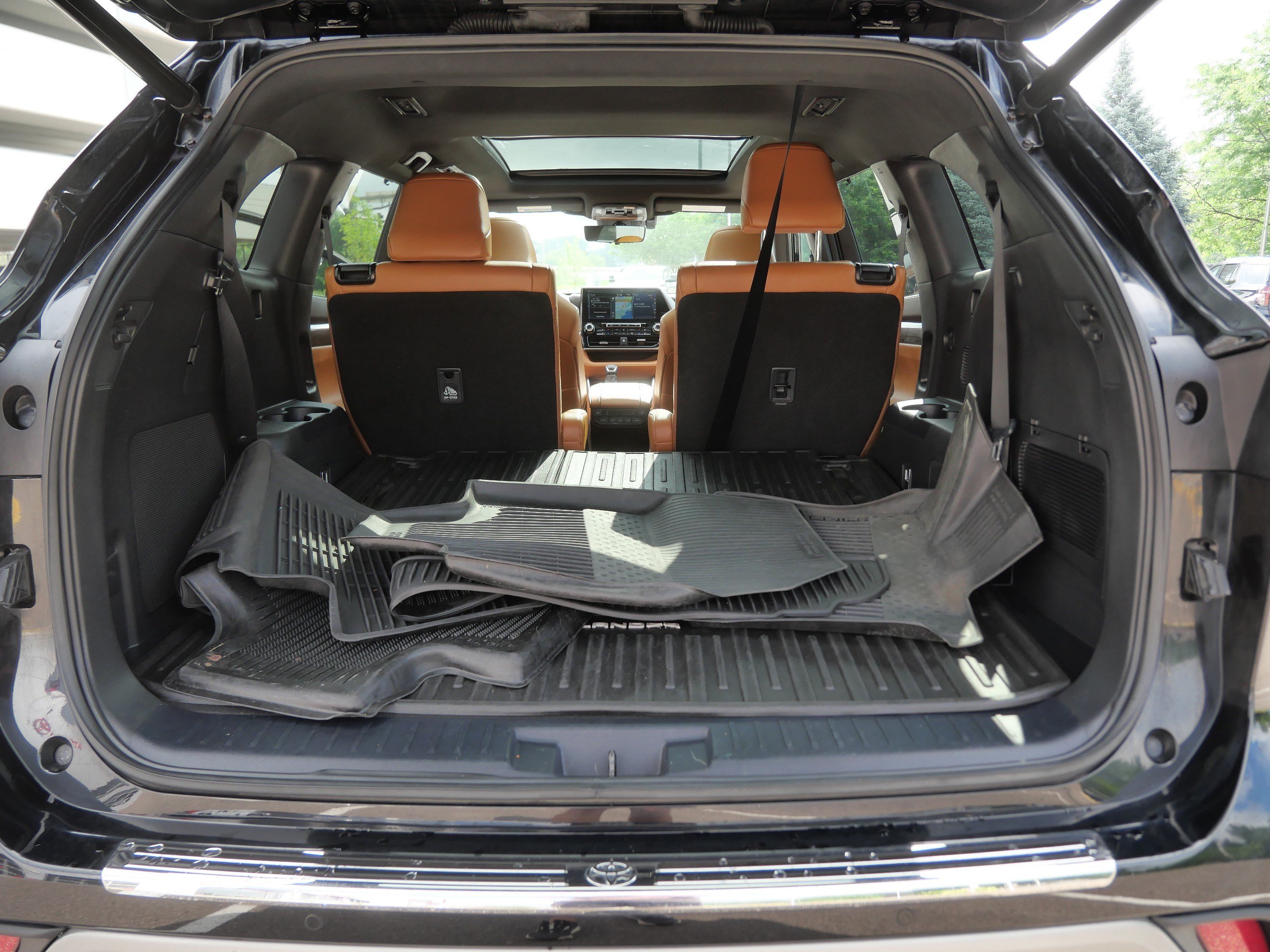 Used 2022 Toyota Highlander Platinum AWD/4WD image 19