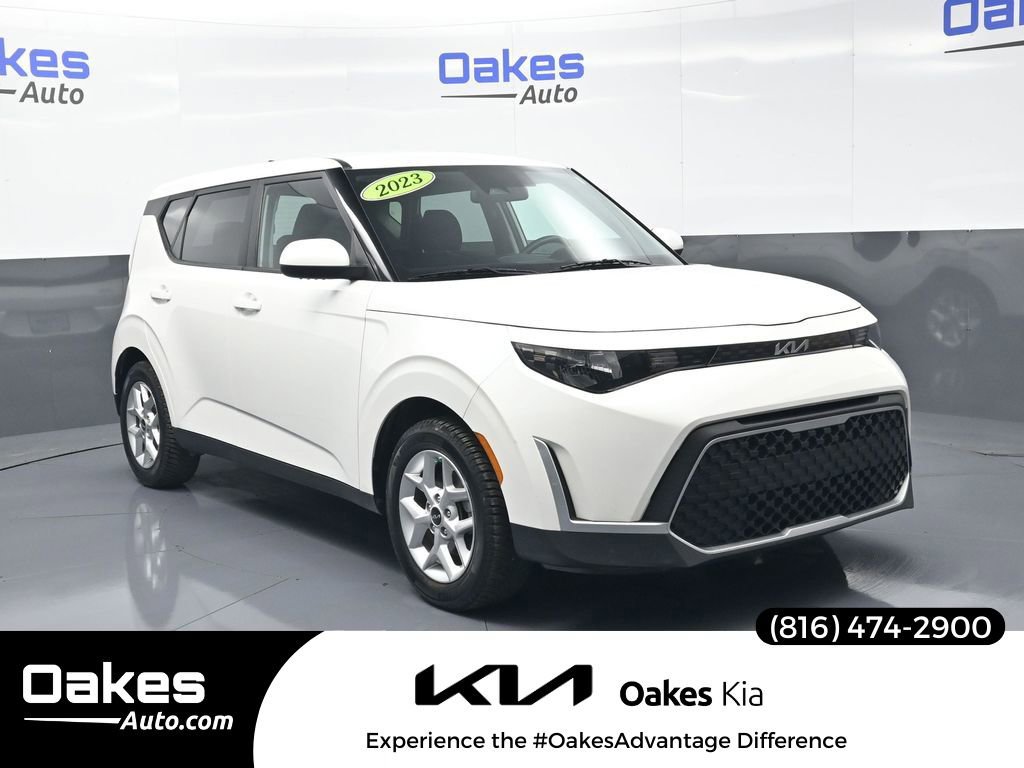Used 2023 Kia Soul LX w/ LX Technology Package image 1