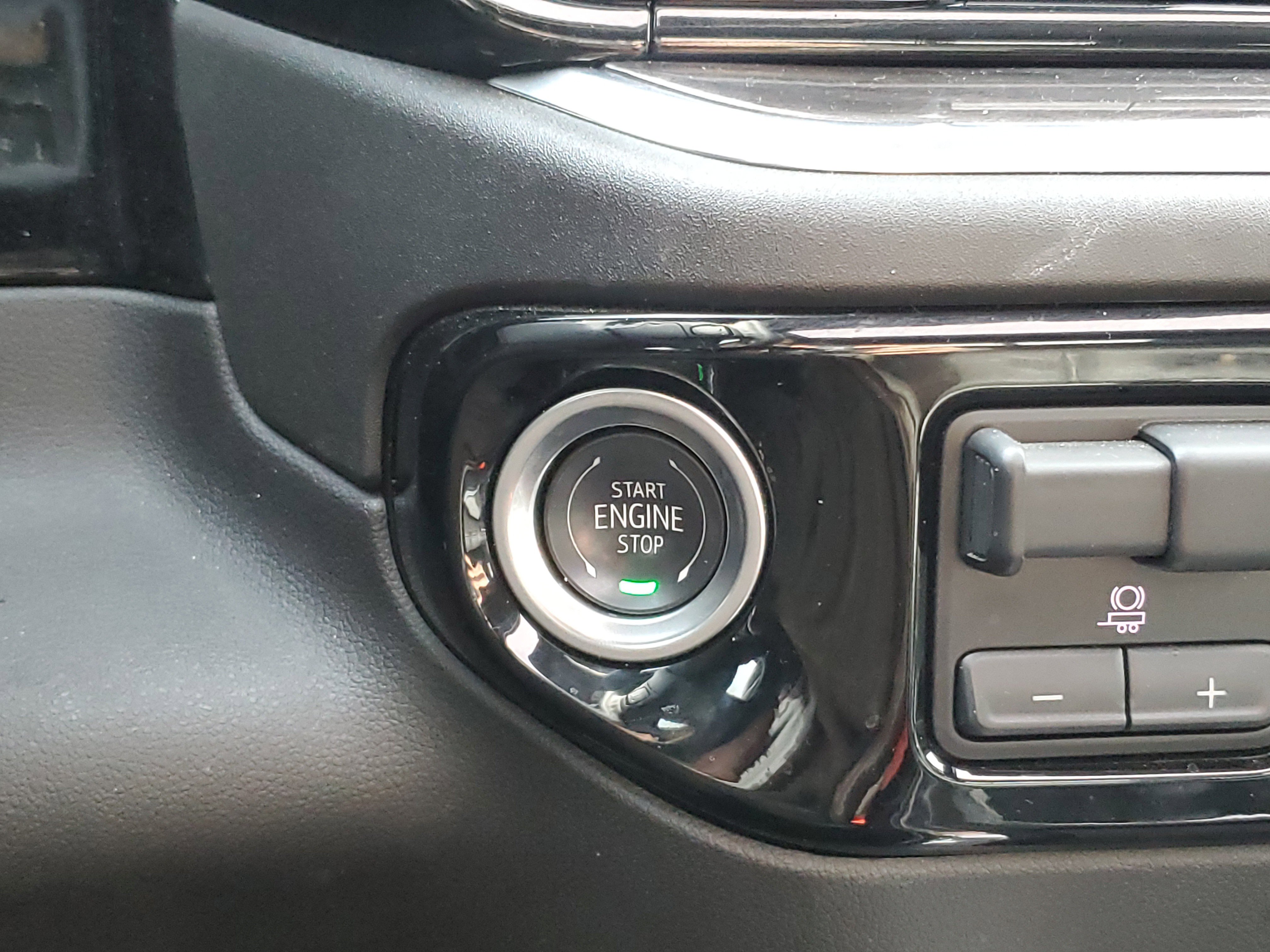 Used 2025 Chevrolet Silverado 2500 LTZ w/ LTZ Plus Package image 31