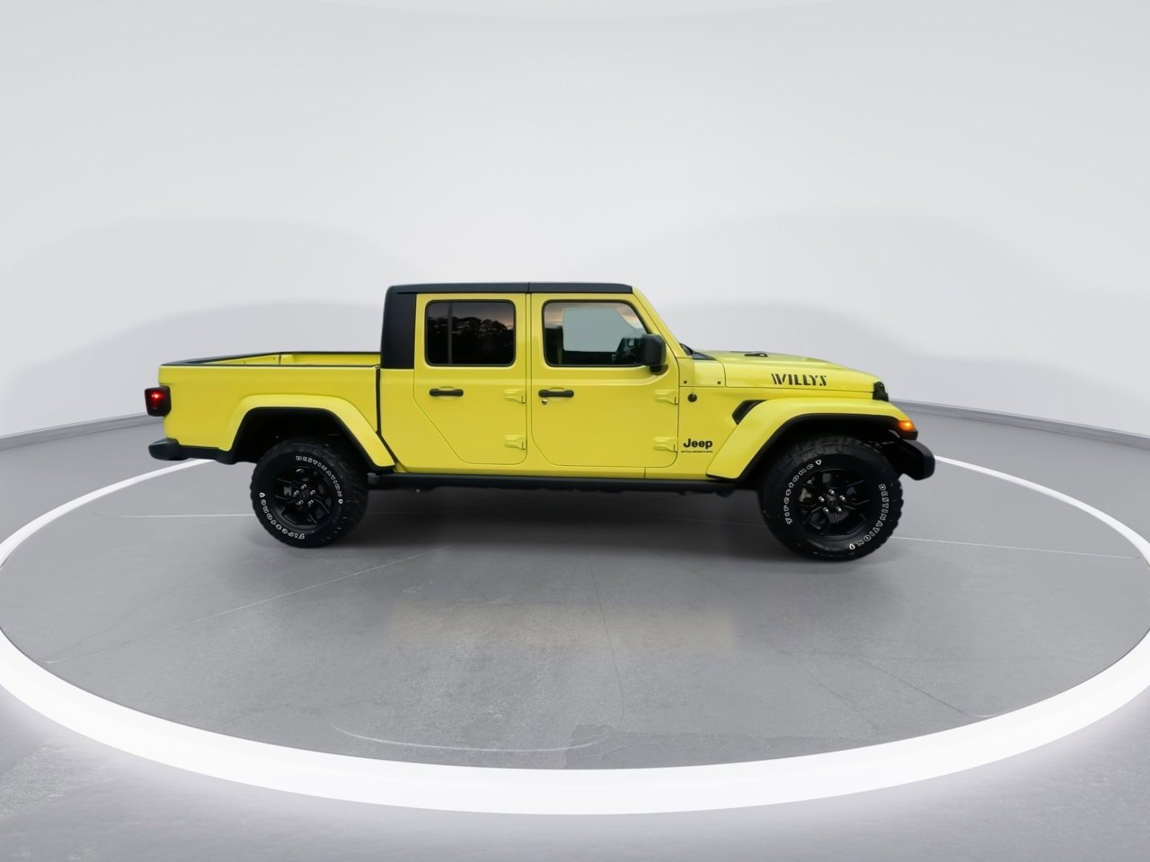 Used 2023 Jeep Gladiator Willys image 23