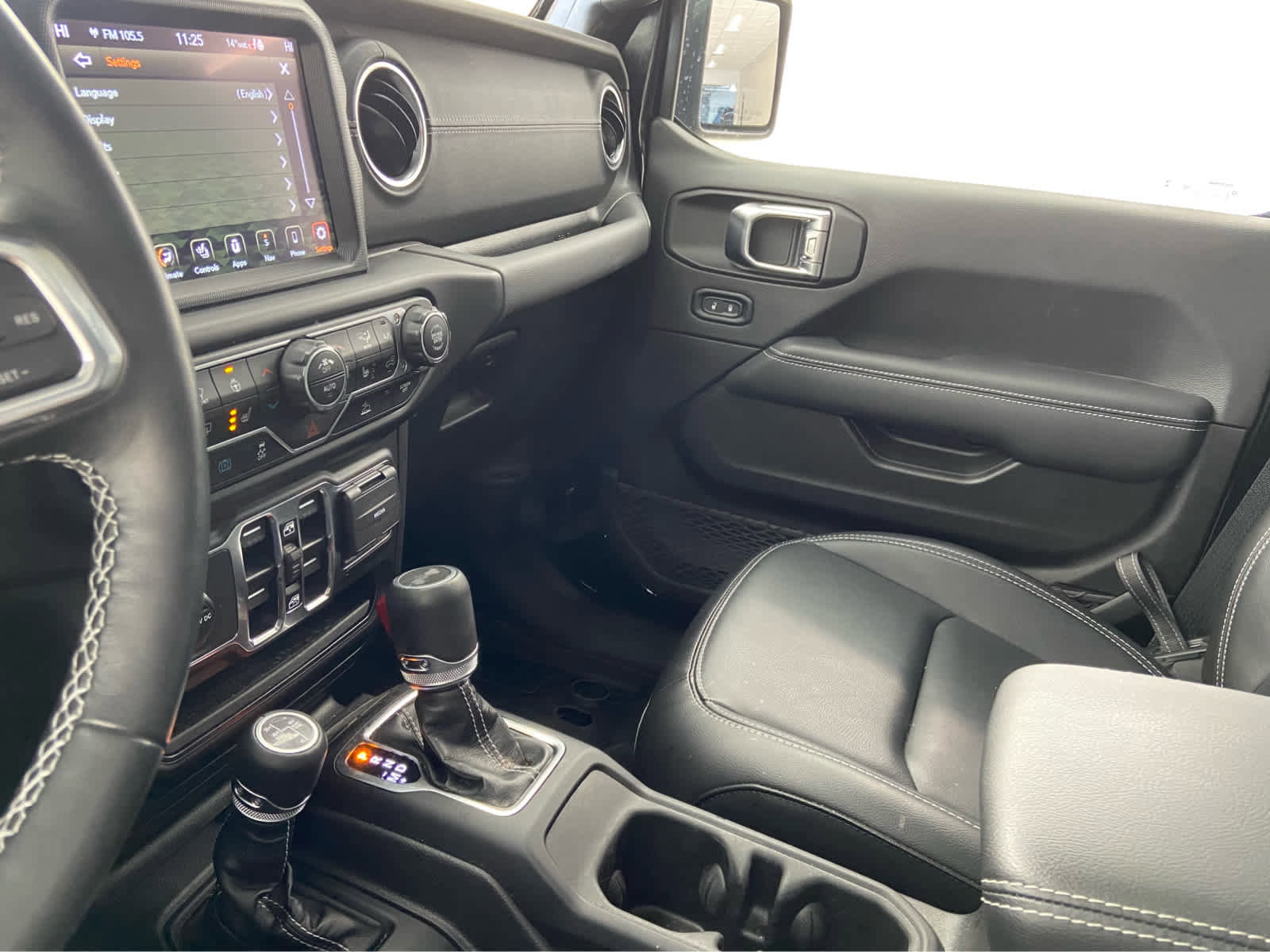 Used 2023 Jeep Wrangler Sahara w/ Cold Weather Group image 33