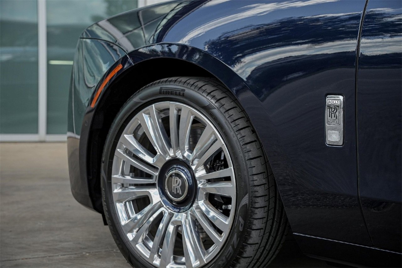 New 2025 Rolls-Royce Ghost image 17
