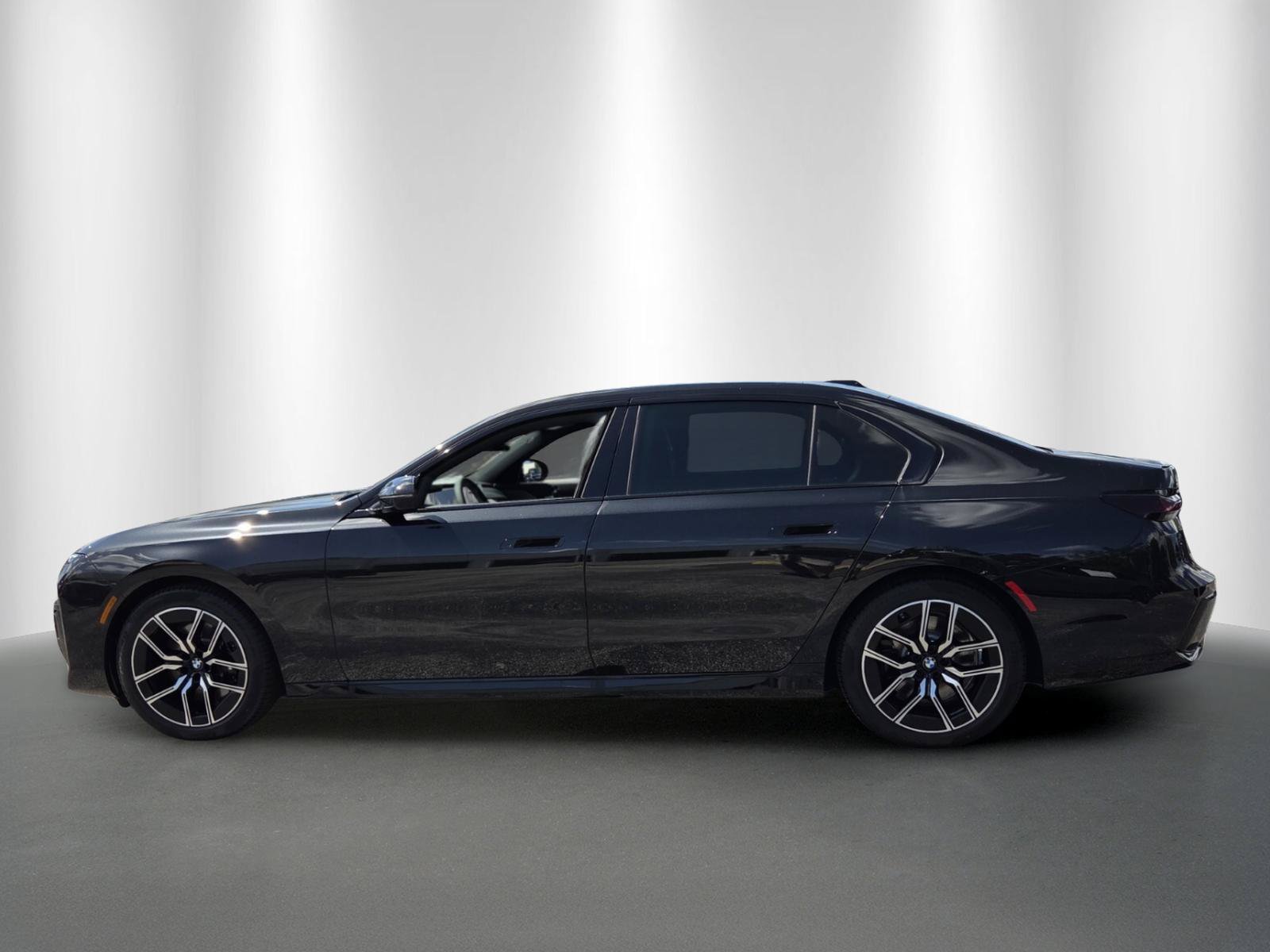 New 2026 BMW 740i RWD image 4