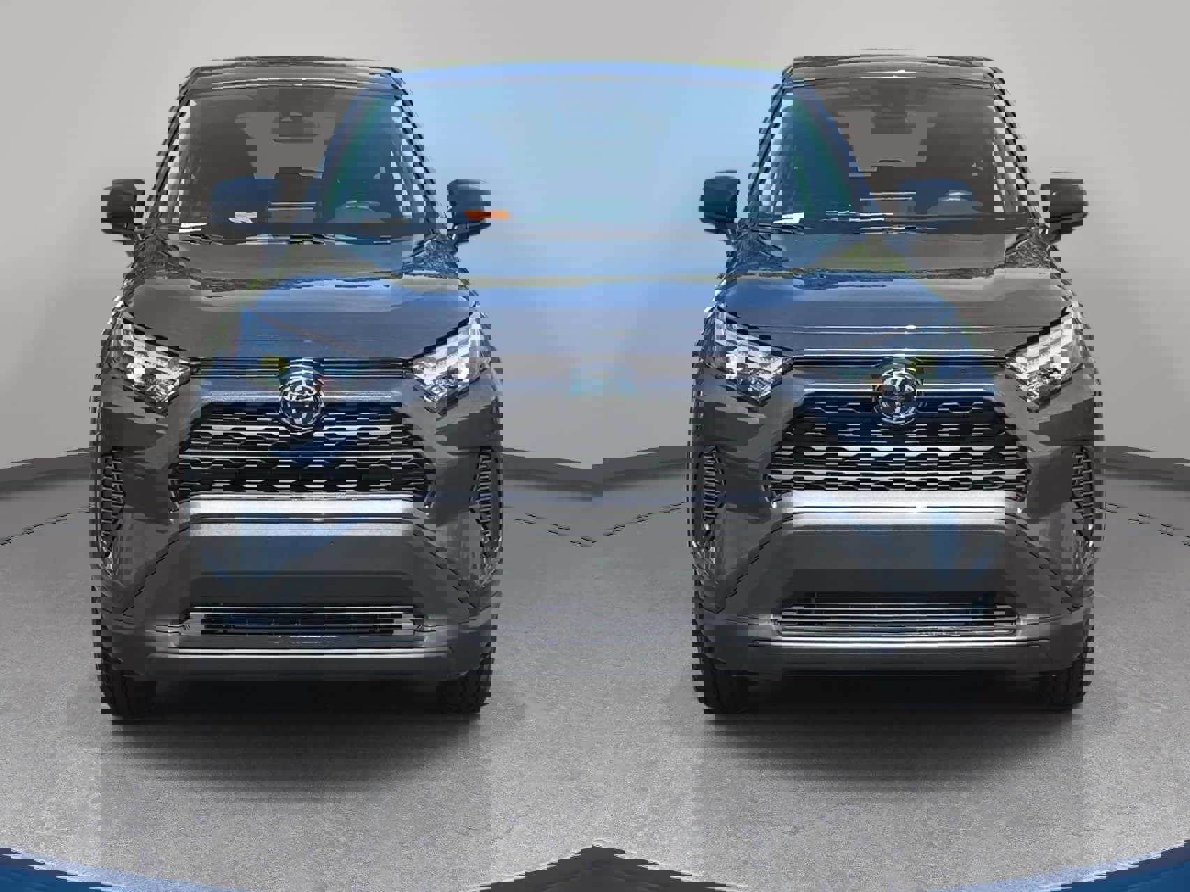 Used 2025 Toyota RAV4 LE image 2