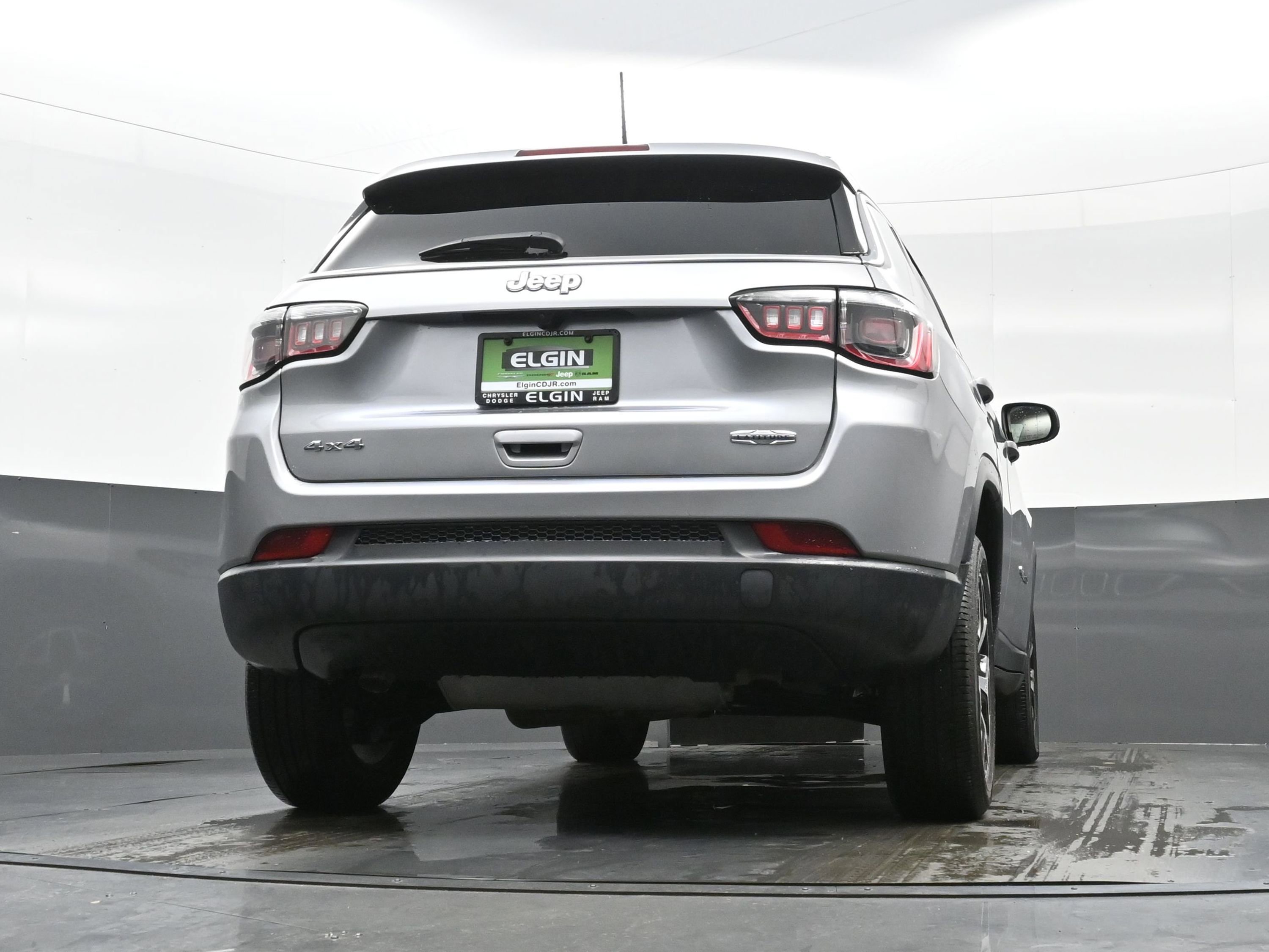 Used 2024 Jeep Compass Latitude AWD/4WD image 29