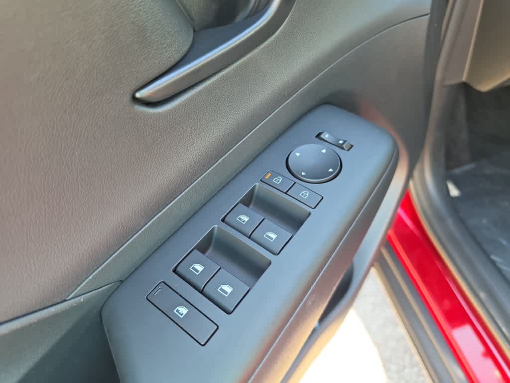 New 2027 Hyundai Kona SE FWD image 17