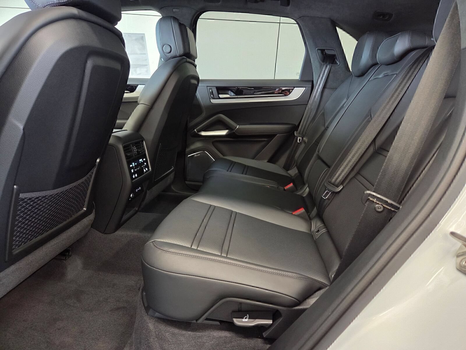 Used 2026 Porsche Cayenne GTS AWD/4WD image 11