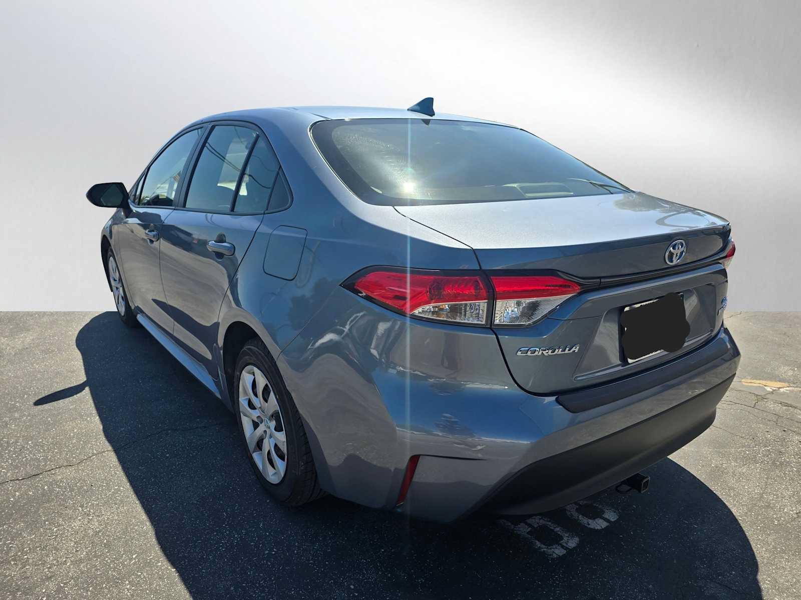 Used 2023 Toyota Corolla LE FWD image 5
